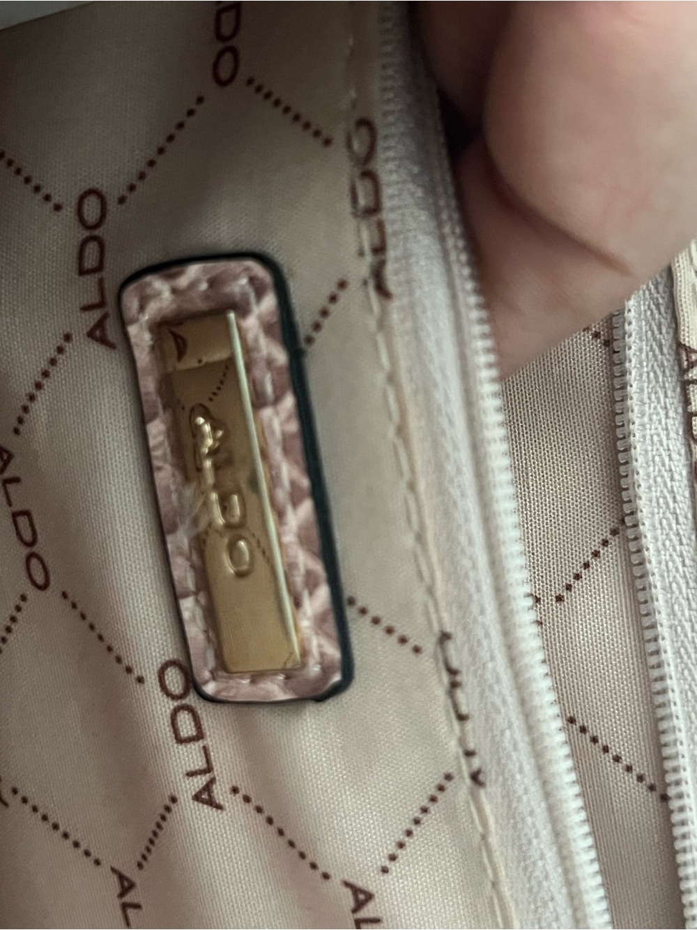 Embroidered Crane Floral Shoulder Bag in Blush Pink - Picture 4 of 4